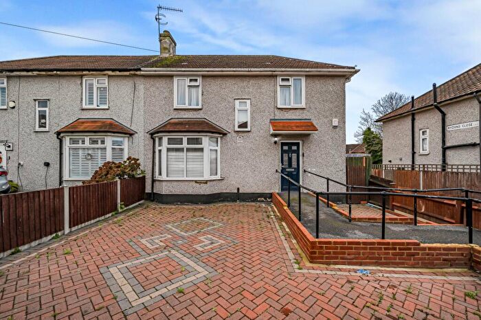 3 Bedroom Semi Detached House For Sale In Wendover Road, London, SE9