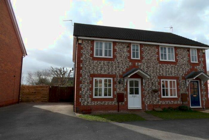 2 Bedroom Property To Rent In Mardale Close, Nottingham, NG2