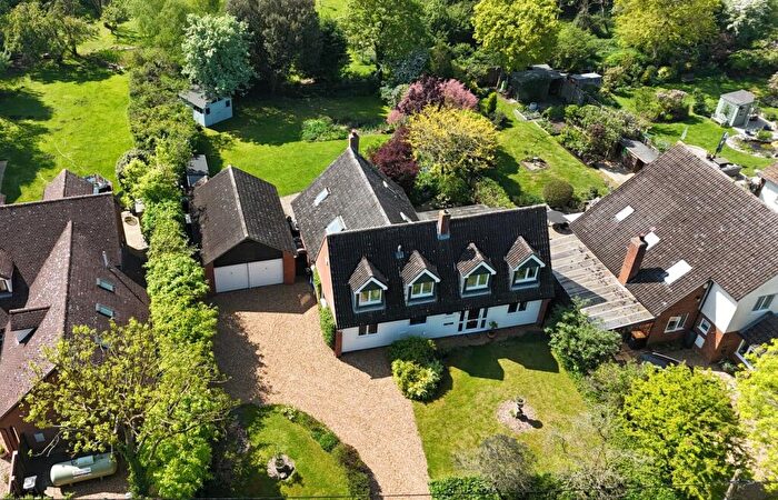 4 Bedroom Detached House For Sale In Wood End Lane, Pertenhall, Bedford, MK44