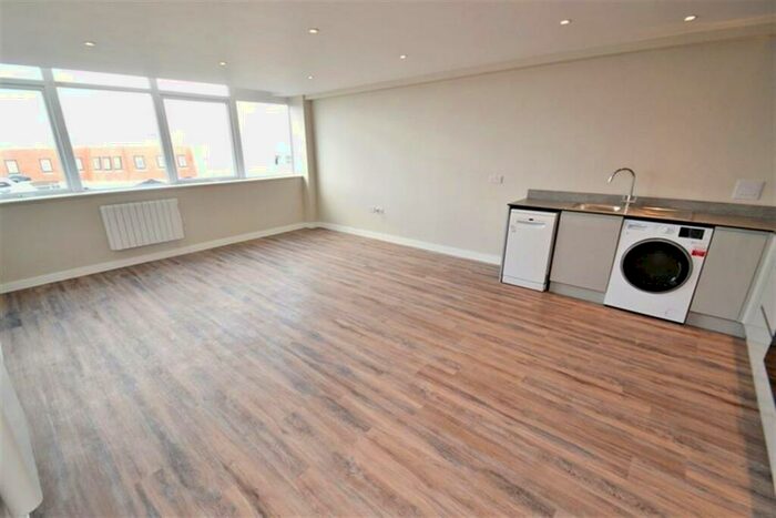 2 Bedroom Flat To Rent In Poole, BH15