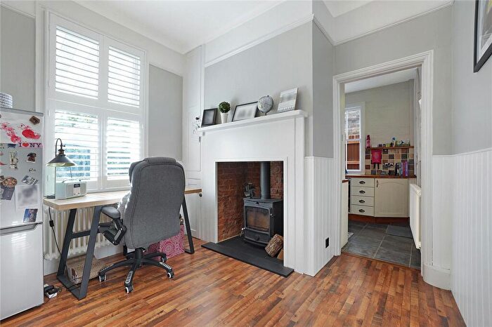 4 Bedroom Detached House For Sale In Goddington Road, Rochester, Kent, ME2