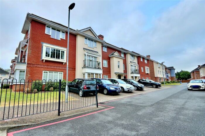 2 Bedroom Apartment To Rent In Wren Lane, Ruilsip, HA4