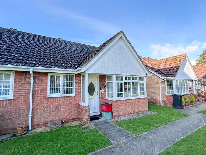 2 Bedroom Retirement Property For Sale In Lyon Close, Clacton-On-Sea, CO15