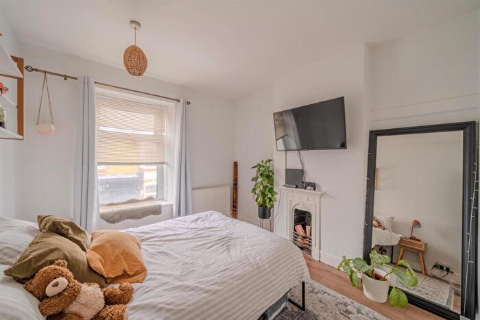 3 Bedroom End Of Terrace House For Sale In Windsor Road, Griffithstown, Pontypool, NP4