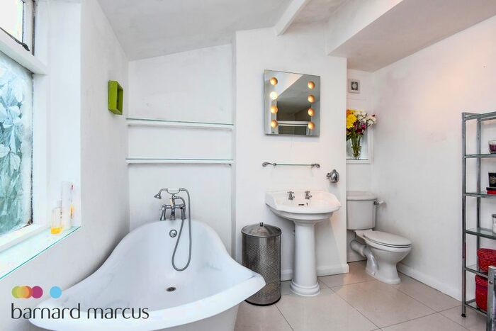 2 Bedroom Flat To Rent In Osborne Road, Thornton Heath, CR7