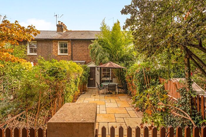2 Bedroom Terraced House To Rent In Crown Road, Twickenham, TW1