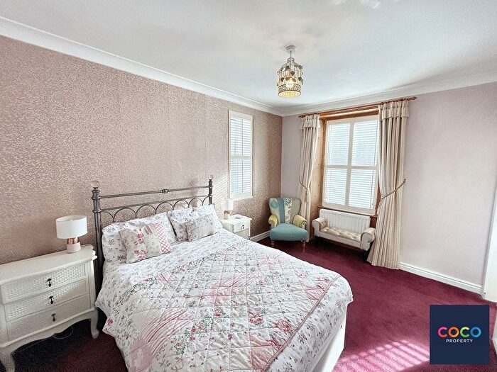 5 Bedroom End Of Terrace House For Sale In Albion Crescent, Portland, DT5