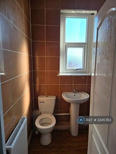 4 Bedroom Terraced House To Rent In Paxton Street, Ferryhill, DL17