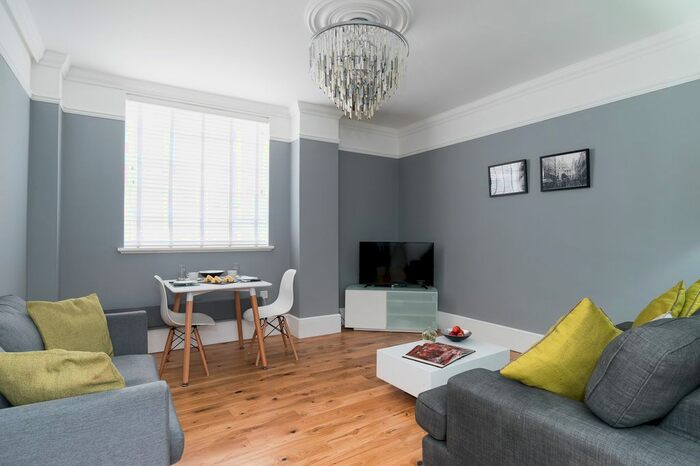 1 Bedroom Flat To Rent In Hatherley Grove, Bayswater, London, W2