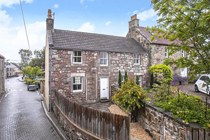 3 Bedroom Semi-Detached House For Sale In School Wynd, Kinross, KY13