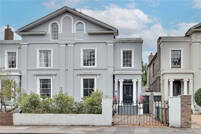 3 Bedroom Apartment For Sale In Lee Terrace, Blackheath, London, SE3