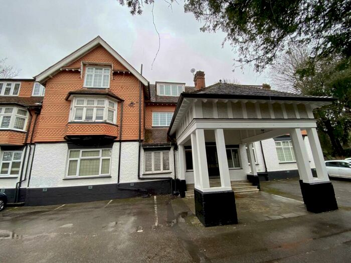 1 Bedroom Flat To Rent In Downs Avenue, Epsom, KT18