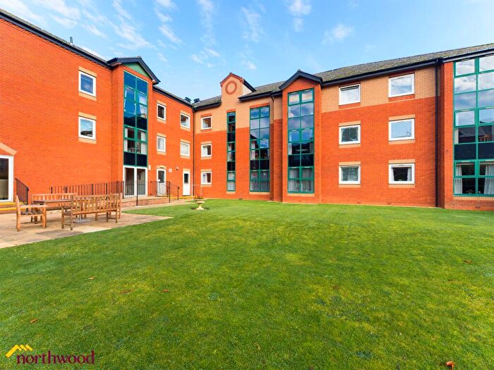 2 Bedroom Flat To Rent In Chamberlaine Court Banbury, OX16