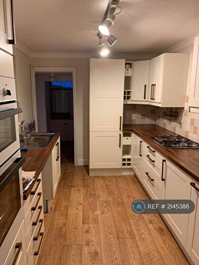 3 Bedroom Terraced House To Rent In Newport Road, Milton Keynes, MK13