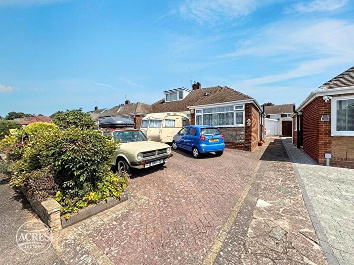 2 Bedroom Semi-Detached Bungalow For Sale In Broomhill Close, Great Barr, Birmingham, B43