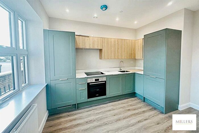 1 Bedroom Flat To Rent In Kestrel House, Bakers Lane, Epping, CM16