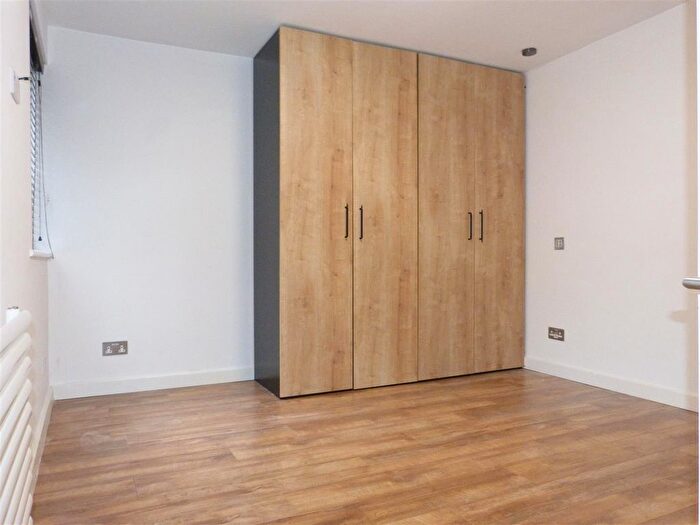 1 Bedroom Flat To Rent In London Road, Enfield, EN2