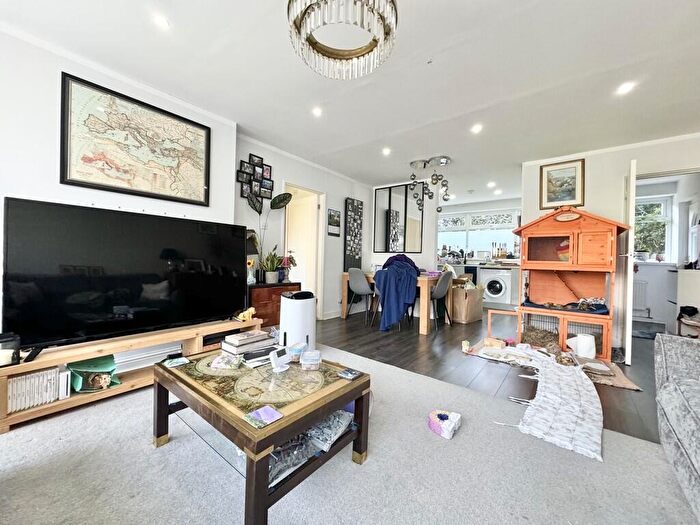 3 Bedroom Flat To Rent In Estria Road, Edgbaston, Birmingham, B15