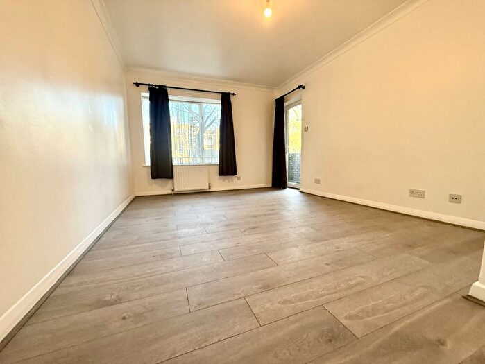 1 Bedroom Flat To Rent In Cedar Road, Sutton, SM2