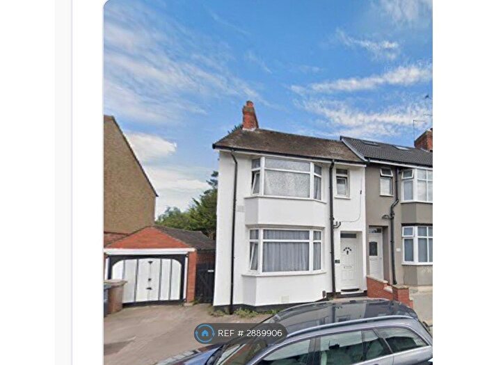 2 Bedroom Semi-Detached House To Rent In St. Winifreds Avenue, Luton, LU3