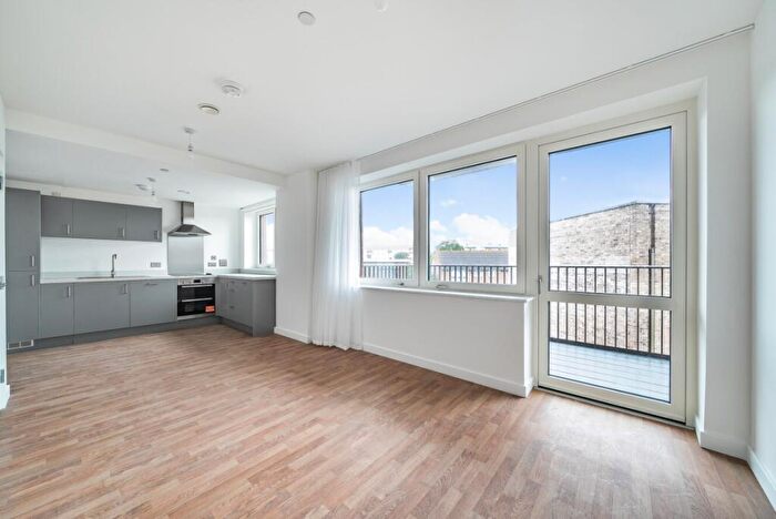 1 Bedroom Flat To Rent In St Pauls Road, Barking, London, IG11