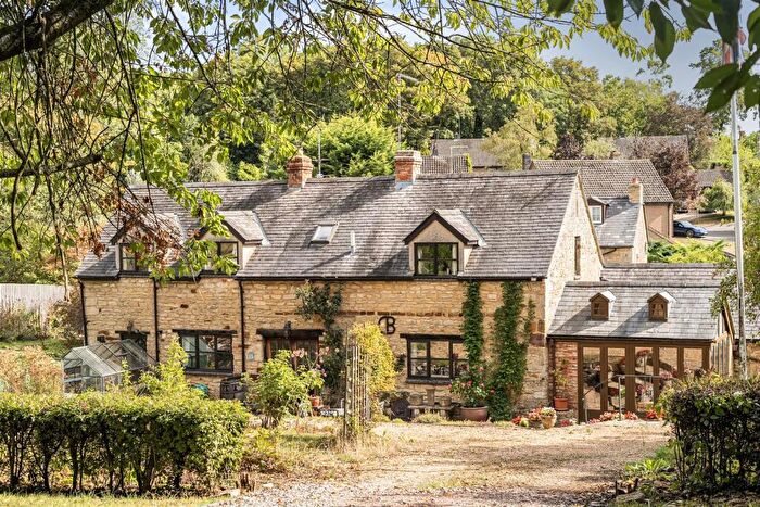 3 Bedroom Barn Conversion For Sale In Kettle End, Lois Weedon, NN12