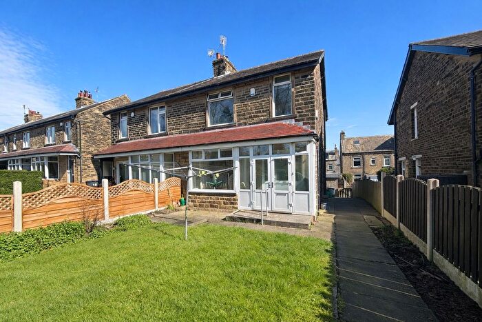 3 Bedroom Semi-Detached House For Sale In Oakleigh Terrace, Clayton, Bradford, BD14