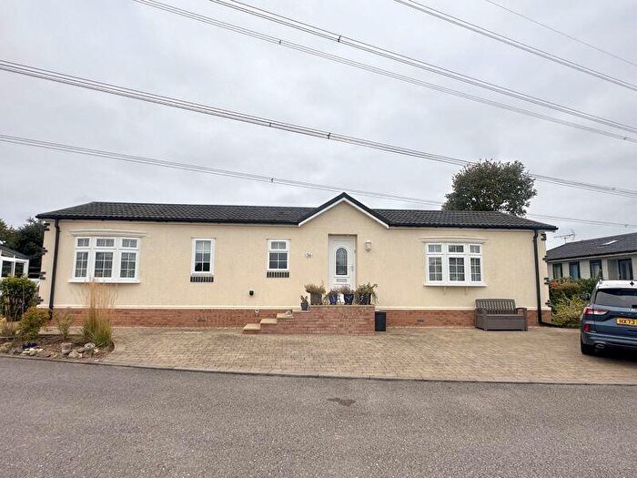 3 Bedroom Park Home For Sale In Southwick Road, Fareham, PO17