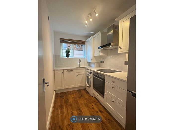 1 Bedroom Flat To Rent In Central Hill, London, SE19