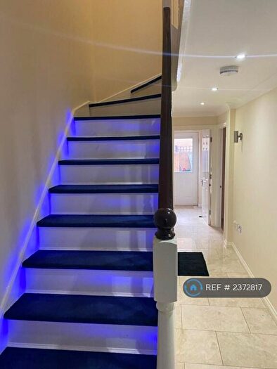 3 Bedroom Terraced House To Rent In Sparkes Close, Bromley, BR2