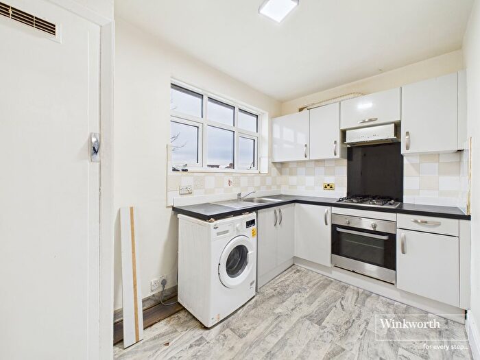 2 Bedroom Maisonette For Sale In Glebe Crescent, Harrow, Middlesex, HA3