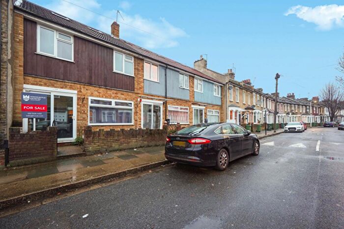 4 Bedroom Terraced House For Sale In Vernon Road, Stratford, E15
