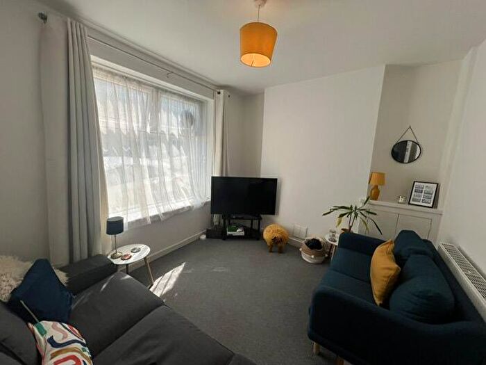 2 Bedroom House To Rent In Springfield Place, Pontcanna, Cardiff, CF11