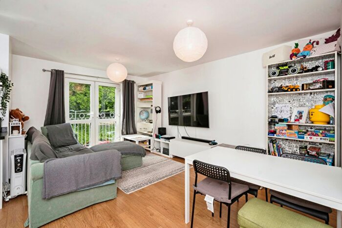 2 Bedroom Flat For Sale In Cheshire Close, Newton-Le-Willows, WA12