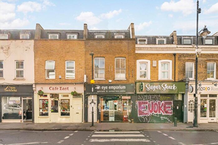 2 Bedroom Flat To Rent In Roman Road, Victoria Park, E3