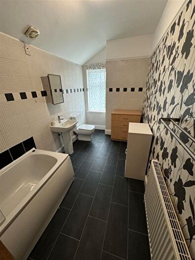 2 Bedroom Terraced House To Rent In Mary Vale Road, Birmingham, B30