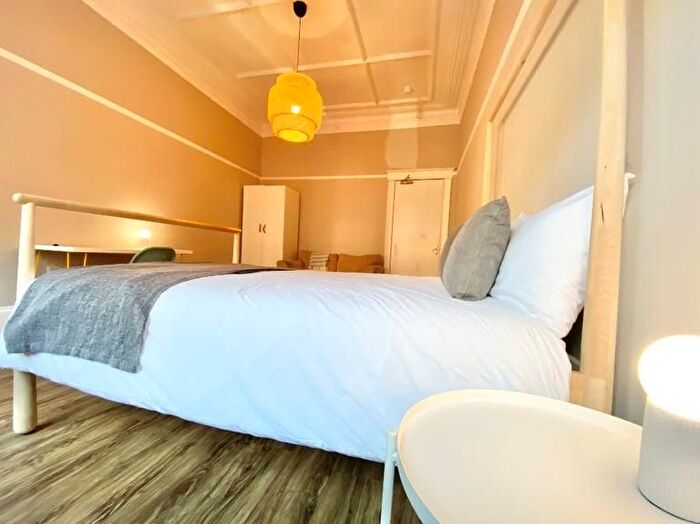 4 Bedroom Flat To Rent In Vincent Crescent, Byres Road, Glasgow, G3