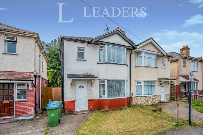 4 Bedroom Terraced House To Rent In Honeysuckle Road, SO16