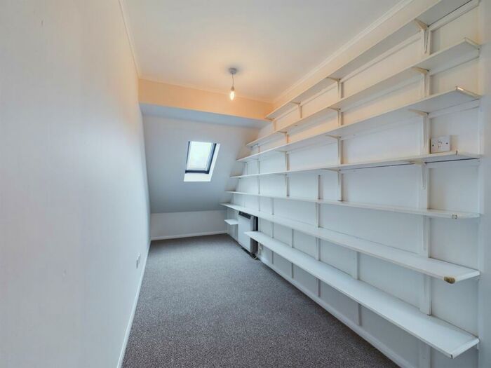 2 Bedroom Apartment To Rent In Lindisfarne Court, Chesterfield, S40