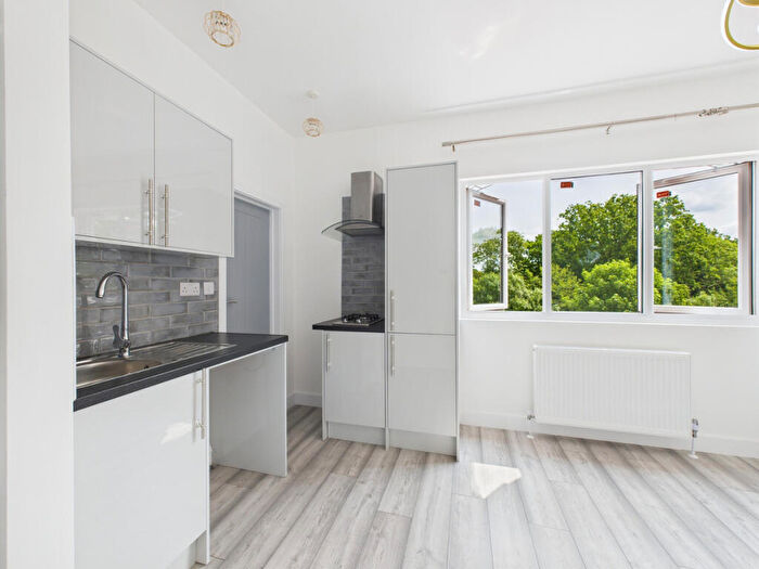 1 Bedroom Apartment To Rent In Fairfield Crescent, Edgware, HA8