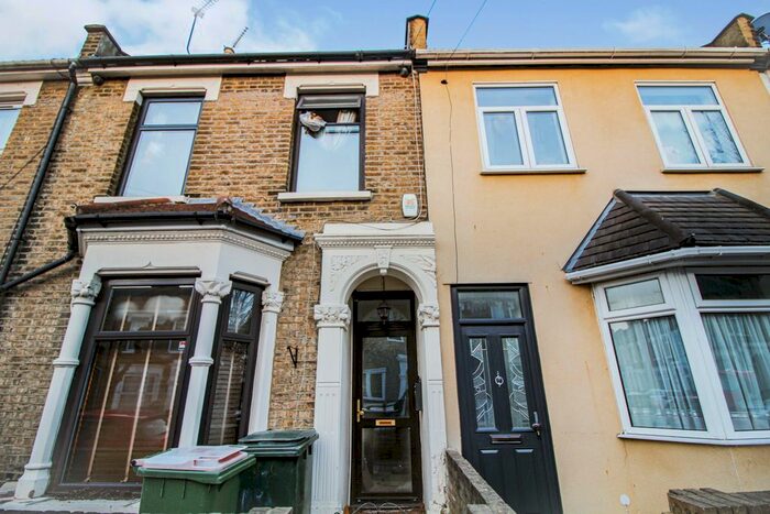 5 Bedroom Terraced House To Rent In Mathews Park Avenue, London, E15