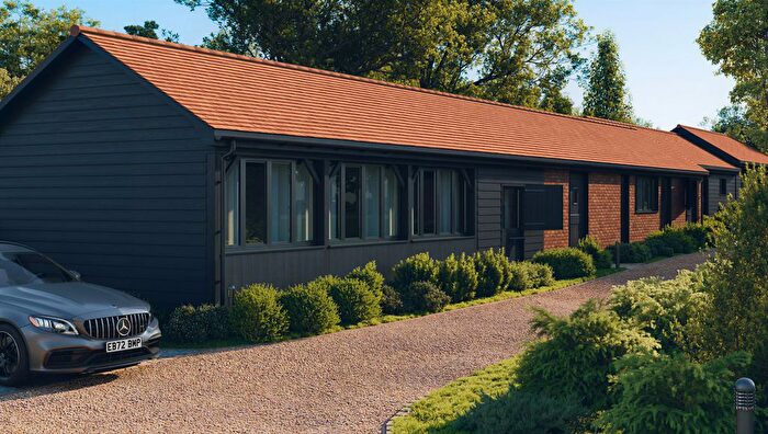 3 Bedroom Barn Conversion For Sale In Thriftwood Barns, Bicnarce, CM3