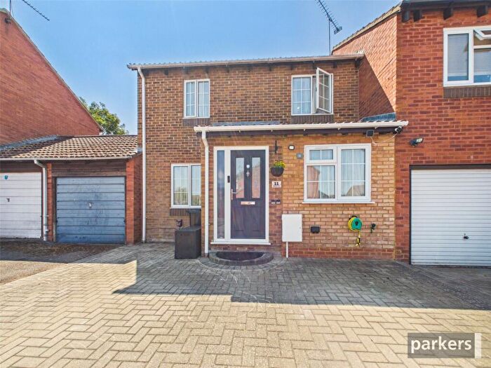 4 Bedroom End Of Terrace House For Sale In Mawbray Close, Lower Earley, Reading, Berkshire, RG6