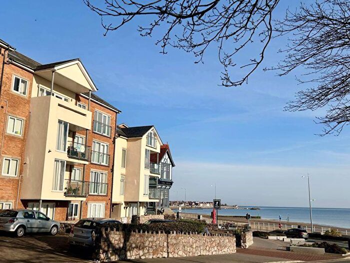 4 Bedroom Flat For Sale In Marine Road, Rhos On Sea, LL28