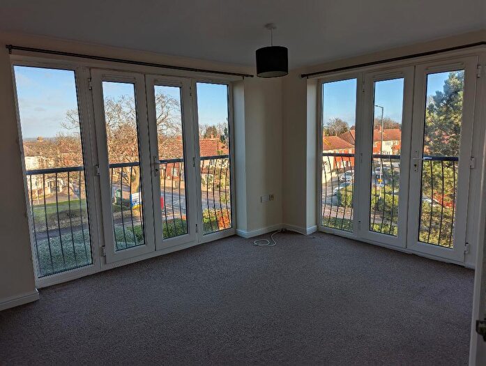 2 Bedroom Flat To Rent In Lodge Road, Kingswood, Bristol, Bristol, BS15