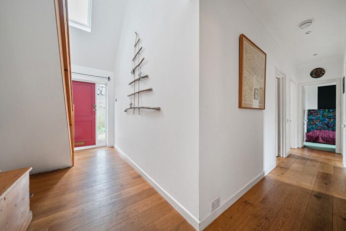 5 Bedroom Detached House For Sale In Bletchingdon Road, Kirtlington, OX5