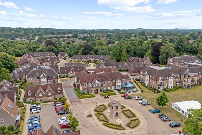 2 Bedroom Flat For Sale In King George's Drive, Liphook, GU30