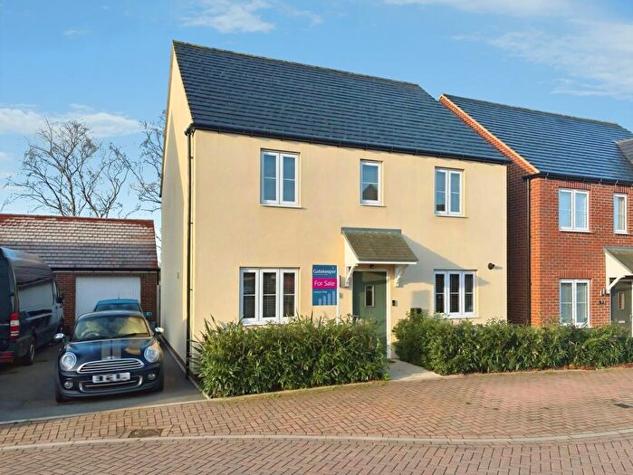 4 Bedroom Detached House For Sale In Speedwell Road, Banbury, Oxfordshire, OX15