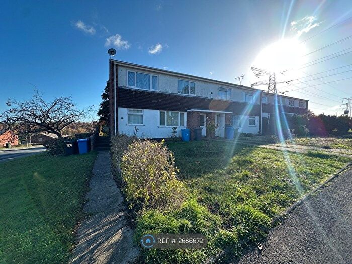 2 Bedroom Flat To Rent In Winston Avenue, Poole, BH12