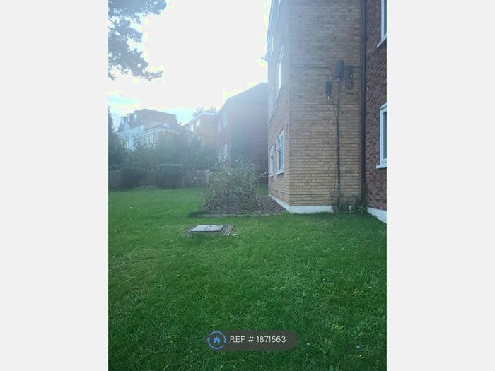 2 Bedroom Flat To Rent In Colin Court, London, SE6